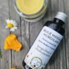 Huile de massage bien-être – macérats et huiles essentielles Huile de massage bien-être et confort musculaire à base de macérats de millepertuis, grande camomille, arnica, calophylle et huiles essentielles de lavande, menthe des champs et gaulthérie odorante.