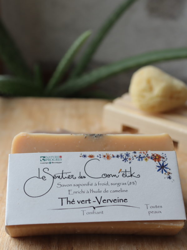 Savon artisanal au thé vert et à la verveine, fabriqué à la main en Bretagne, 100% naturel et biologique